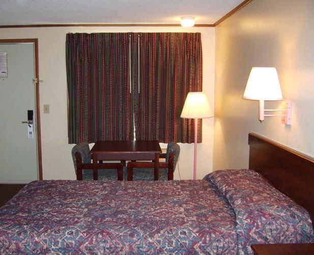 Budgetel Inn & Suites Columbus Esterno foto
